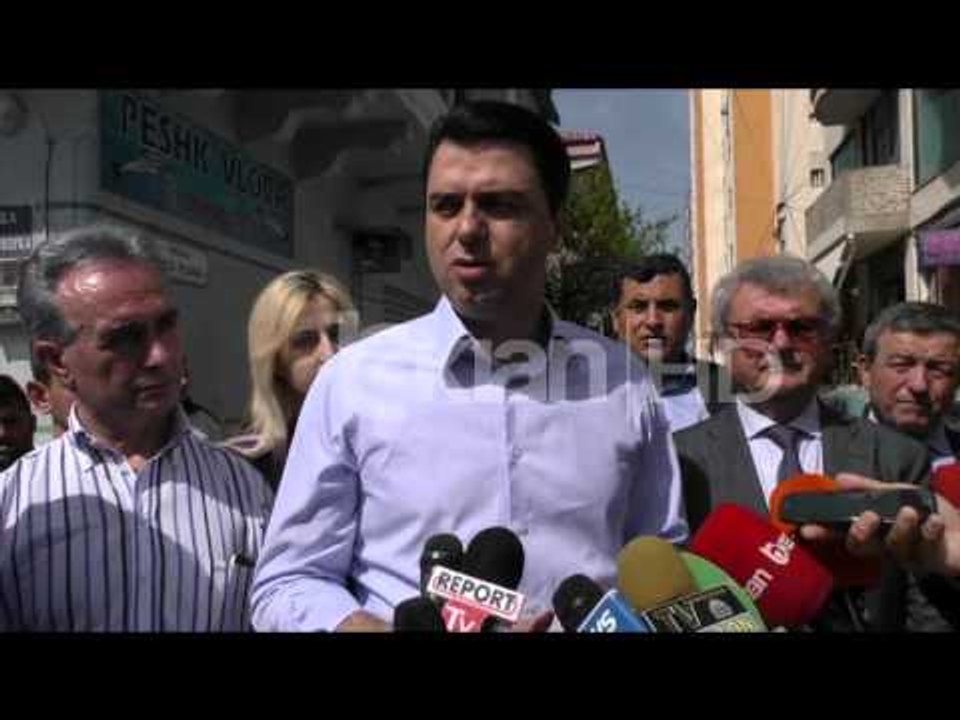BASHA TAKON QYTETARË E TREGTARË TË FIERIT