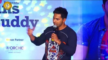 VARUN DHAWAN  WITH WINNERS OF RADIO MIRCHI & FBB