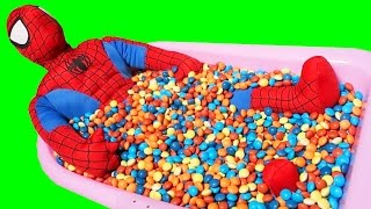PINK SPIDERGIRL & SPIDERMAN w  Spiderbaby Bath Time M&M s - Superhero Fun in Real Life