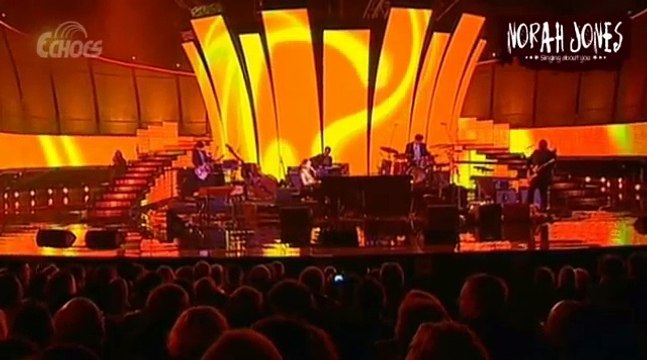 Norah Jones - Singing About You (Live in Concert) 7