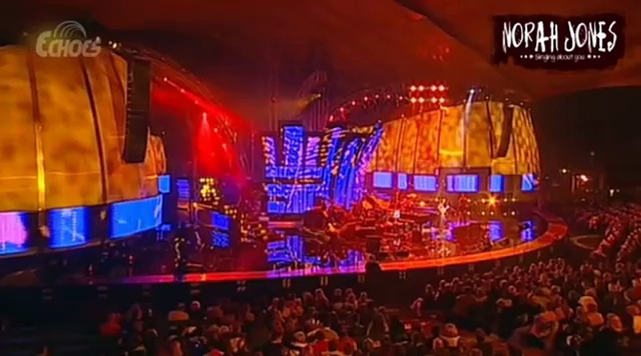 Norah Jones - Singing About You (Live in Concert) 4