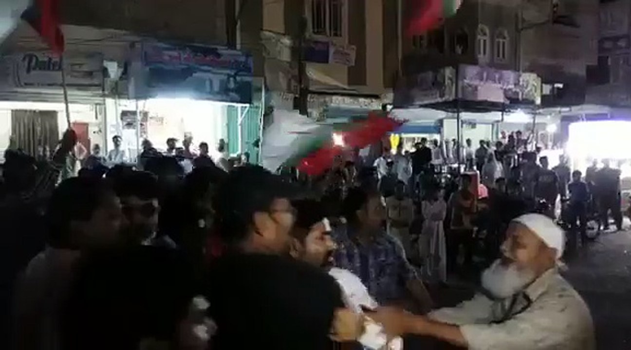 Footage of MQM, Haqiqi workers' clash in Lines Area