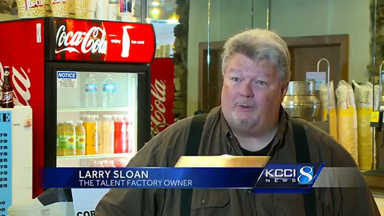 This 71-Year-Old Wallet Was Found In A Theatre, And You Won't Believe Whose It Was