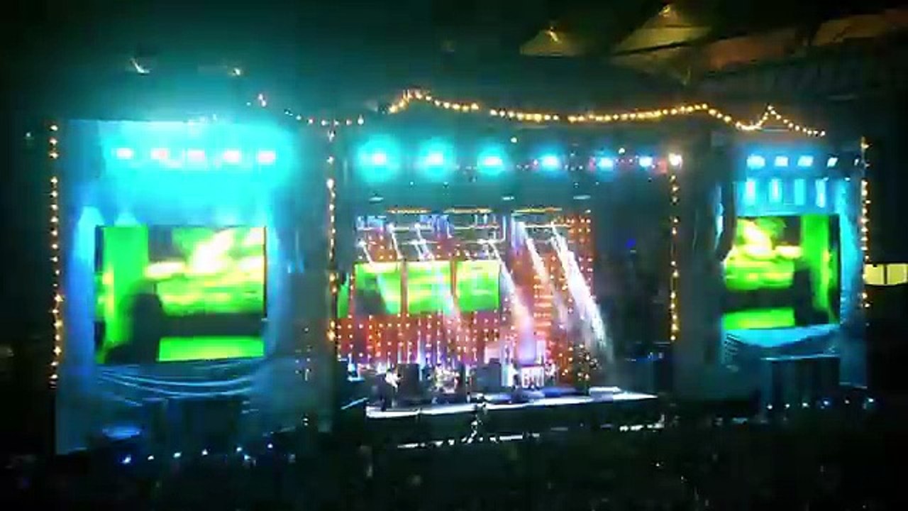 Oasis - Live Manchester 2005 HD Full Concert 35