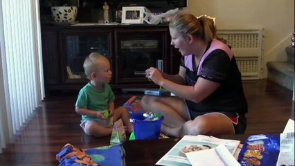 Dads fart ruins Christmas video