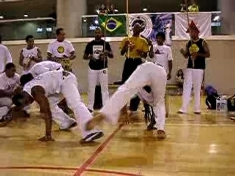 Capoeira gerais paris contre mestre-tuchê