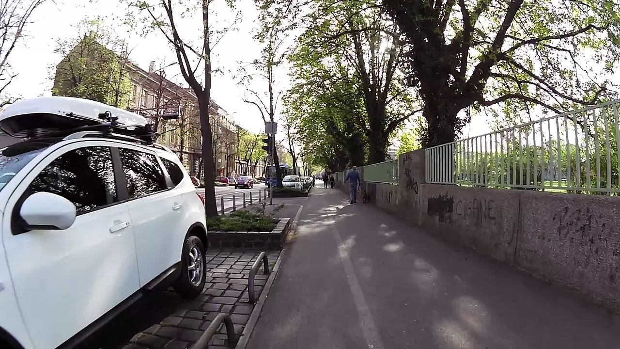 2016-04-03 pjesaci na stazi