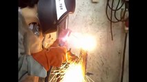 Air Arc Gouging in Vertical Position