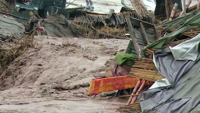 عشرات القتلى جراء امطار غزيرة وانهيار عشرات المنازل في باكستان