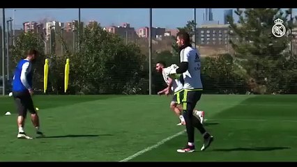 Zidane au niveau de ses joueurs à l’entraînement