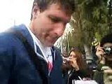 EL ETERNO MARTIN PALERMO FIRMANDO AUTOGRAFOS EN EL GARAJE DE BOCA!!.3gp