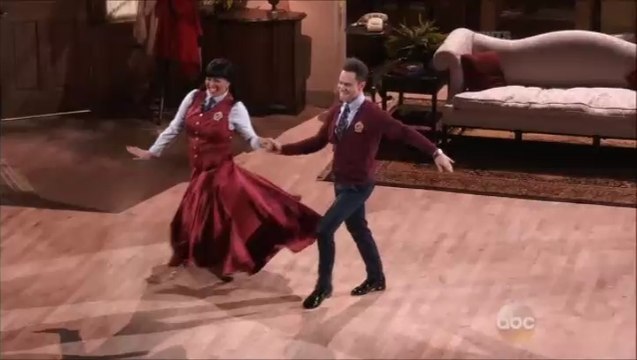 Kim Fields & Sasha Farber - Foxtrot
