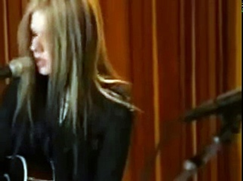 avril lavigne sings fat lip by sum 41
