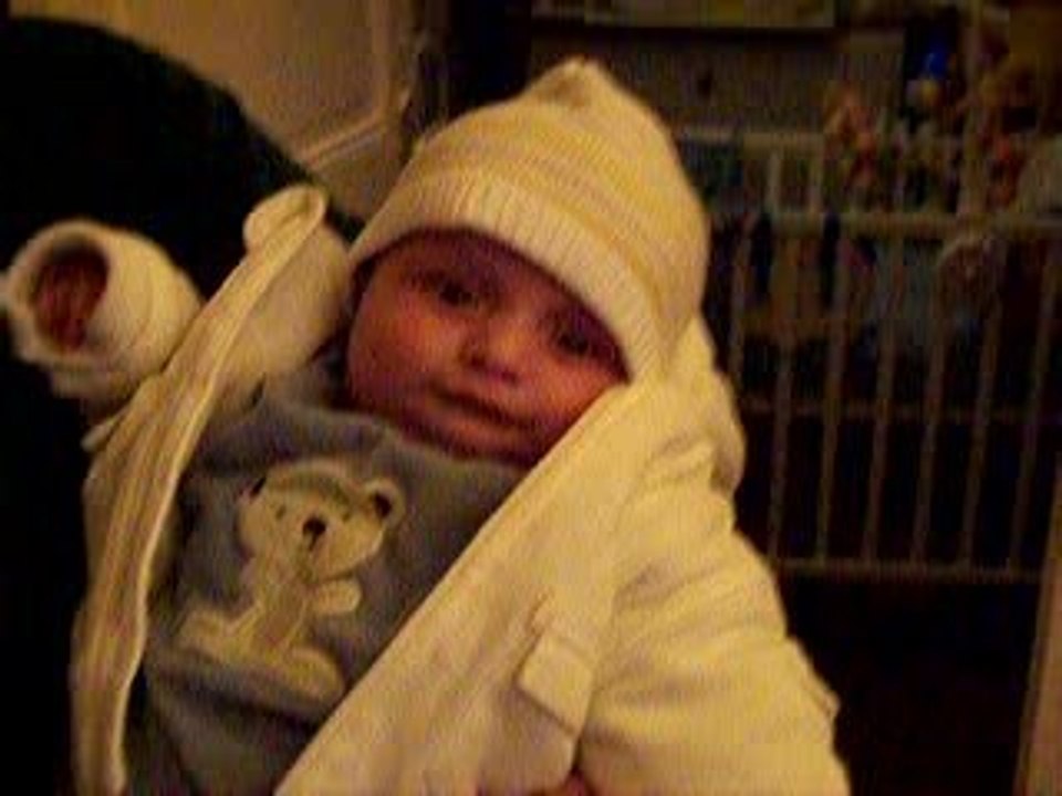 Dans les bras de maman