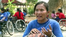 Cambodge: des basketteuses handicapées défient les préjugés