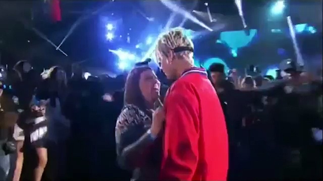 Justin Bieber Shades Selena Gomez At iHeart Radio Awards 2016