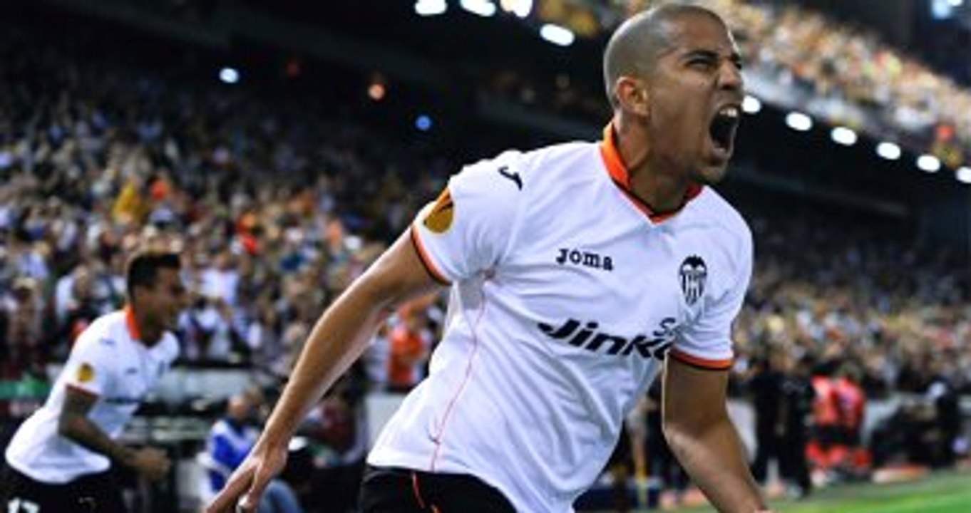 Fenerbahçe, Feghouli ve Alvaro Pereira'yı Bitiriyor