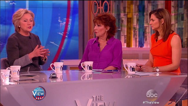 Hillary Clinton Says Megyn Kelly is a Superb Journalist