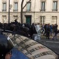 Manifestation Loi Travail: A Paris, incidents boulevard Diderot entre des manifestants et des CRS