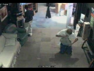 Voleur-video-projecteur idiot abruti