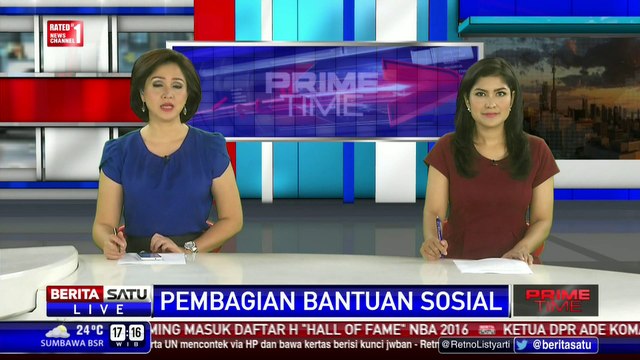 Jokowi Beri Bantuan KIP dan Beras ke Warga Morotai