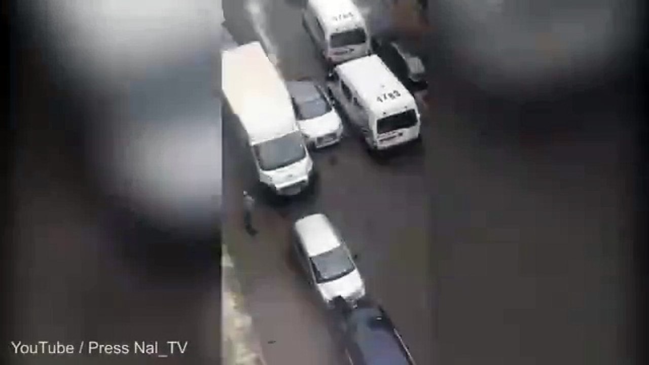 حظة دهس سيارة امرأة في العاصمة البلجيكية