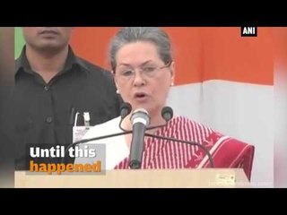 Sonia Gandhi Goofs Up  attacks UPA...by mistake