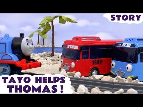 TAYO HELPS OUT - Join Gani and Tayo who help Thomas and Friends take Kinder Surprise Eggs to the beach, Featuring Minions, Masha and the Bear, Peppa Pig, Queen Elsa from Disney Frozen and many more family fun toys