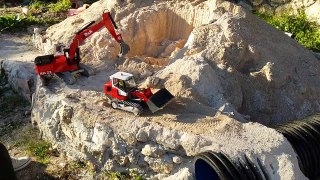 Q&K RC excavator  and wheel loader on work