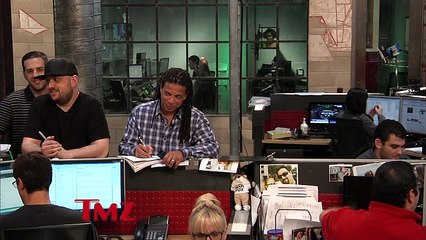 Scarlett Johansson: Showing … Mom Boobs