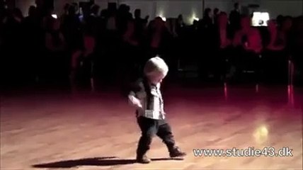 Geleceği Parlak Minik Dansçı