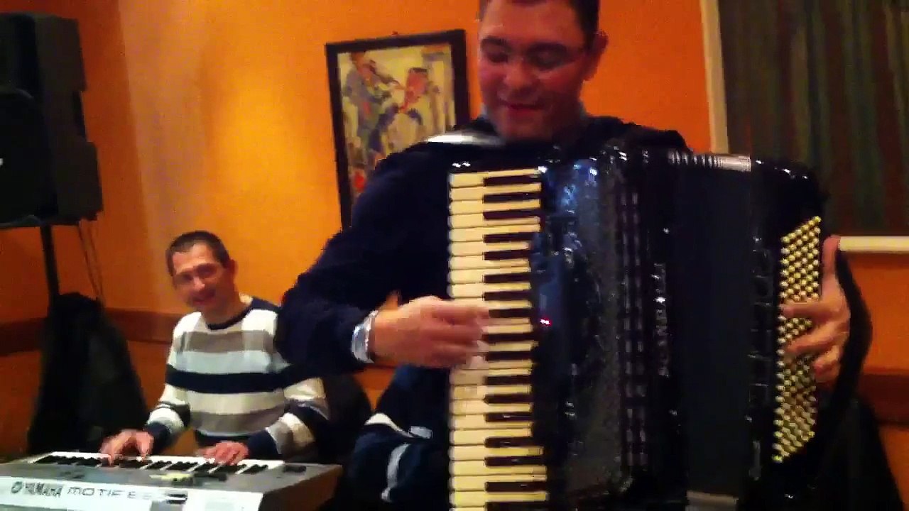 Bane vasic kolo-sinobus uzivo novo