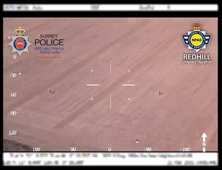 Des enfants aident la police à arrêter des cambrioleurs