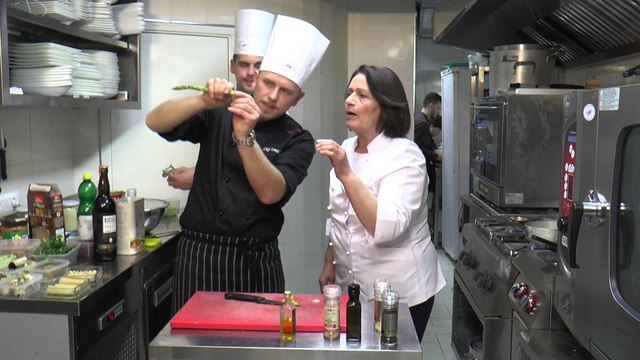 Rreze Dielli, Te gatuajme me zonjen Tefta Divino 5 Prill, Pj.1