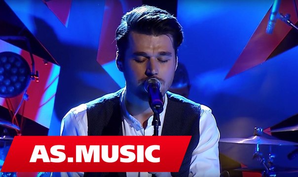 Alban Skenderaj - Vetem ty - Tingujt E Ditarit Tim ( Live Acoustic )
