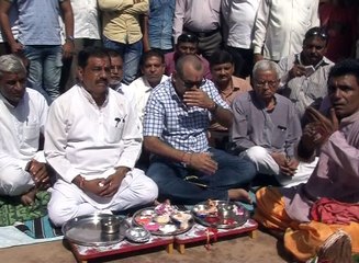 Gandhinagar Jakhora Adarsh gam launch of developmental work by Paresh Rawal