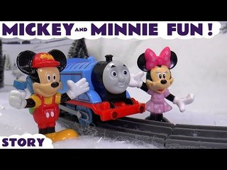 Disney Mickey and Minnie Mouse Fun with Thomas and Friends Surprise Eggs Christmas Huevos Sorpresa