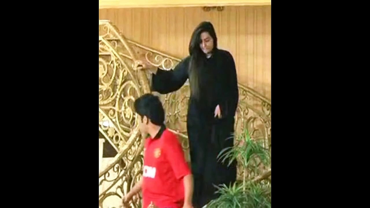 ر يم عبد الر حمن ، عباية ضيقة و ظهور الفيزون @ تصوير بطيء HD