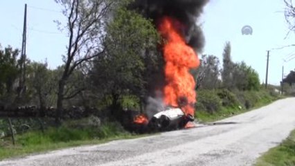 Bayramiç'te Hareket Halindeki Otomobil Yandı