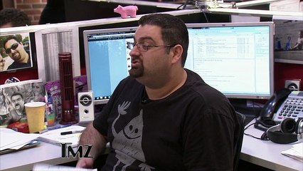 Lindsay Lohan Spreads Legs for TSA