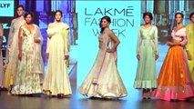 Shruti Hassan Cleavage Show At Lakme Fashion Show 2016 Day 3