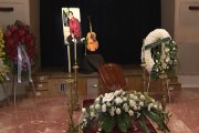 Artistas y fans dan el último adiós a Manolo Tena