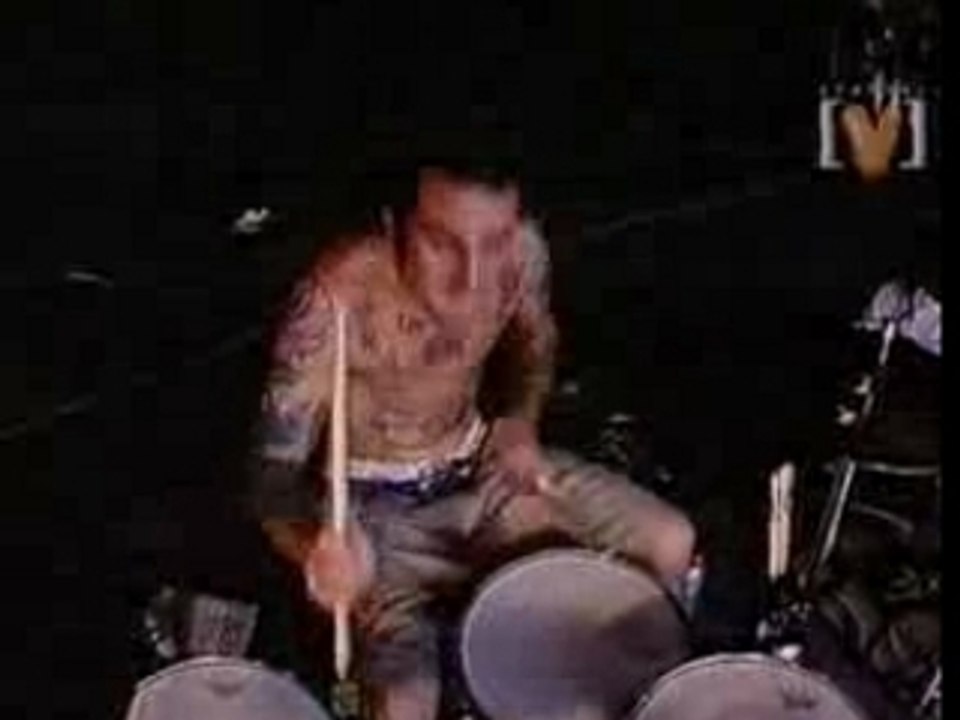 Blink 182 -   Aliens Exist Live At Sydney