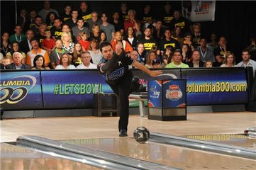 Jason Belmonte tries to bowl as many strikes as he can in 90 seconds