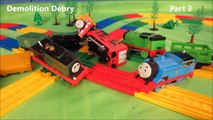Demolition Derby Thomas and Friends toy trains accidents on FENBO tracks, pociągi zabawki