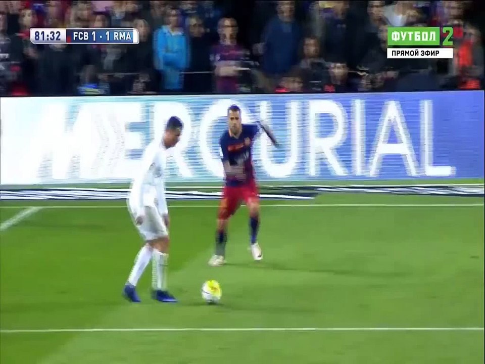 Zidane funny reaction after Ronaldo hit the post