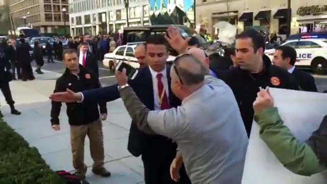 Washington, Erdogan's bodyguard to a protestor: If it was in Turkey, you would be f*cked.