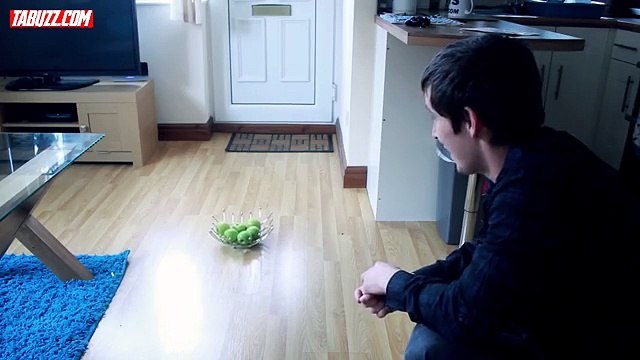 cet homme est hanté par des fantômes et il a des vidéos pour le prouver