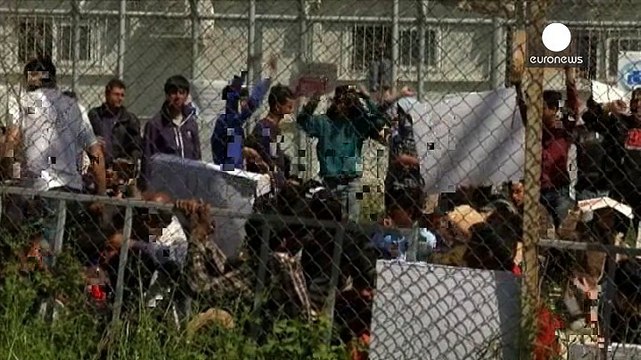 Acordo UE-Turquia: Ao segundo dia, Grécia suspende deportação de migrantes ilegais