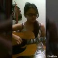 stupid FAIL girl playing guitar